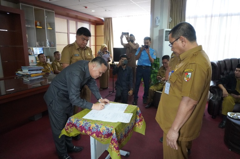 Usai Sertijab Kepala Disdik Pekanbaru Ismardi Ilyas ke Plt Kadisdik Abdul Jamal, Ini Pesan yang Disampaikan