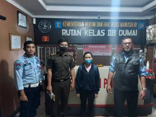 Nekat Palsukan Identitas Paspor, WN Malaysia Dijebloskan Ke Rutan Dumai