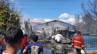 Petugas Damkar Pekanbaru Gugur Saat Padamkan Kebakaran di Gudang Tiner