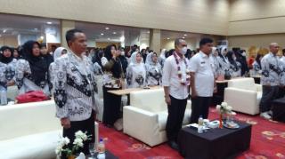 Plt Kadisdik Pekanbaru Hadiri Acara Konferensi Kerja PGRI Kota Pekanbaru