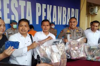 Bandar Narkoba di Riau Ketahuan Simpan Uang Rp3,2 Miliar