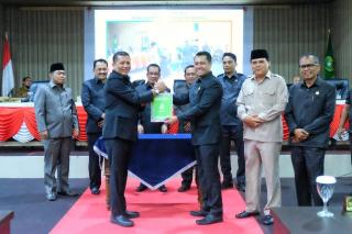 DPRD Sahkan Tiga Ranperda Inisiatif Pemda Meranti, Bupati Sampaikan Terima Kasih
