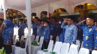Plt Kadisdik Pekanbaru dan Pejabat Disdik Ikuti Upacara HUT Korpri 