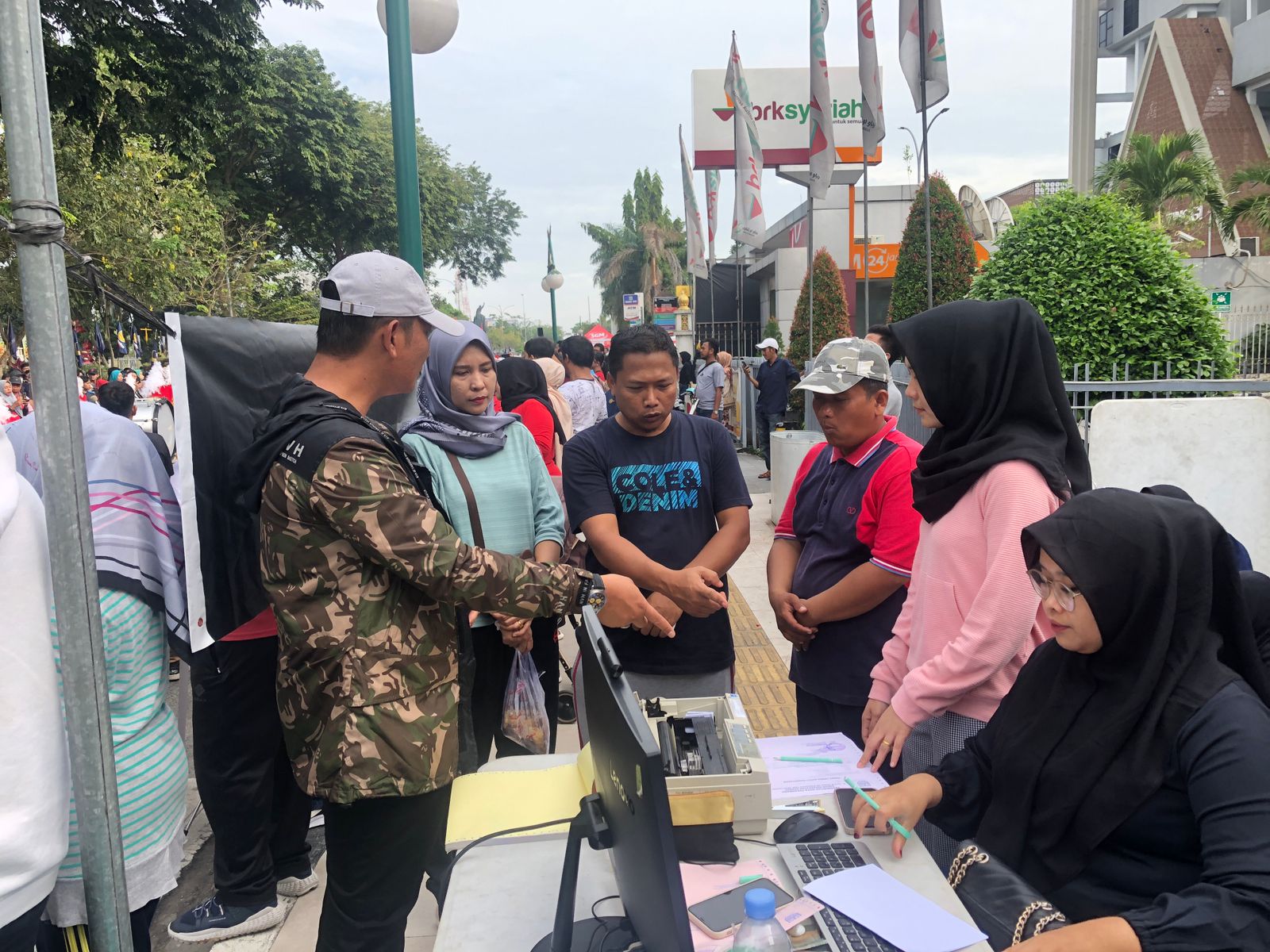 Kepala Bapenda Sidak Pelayanan Pajak di Area Car Free Day