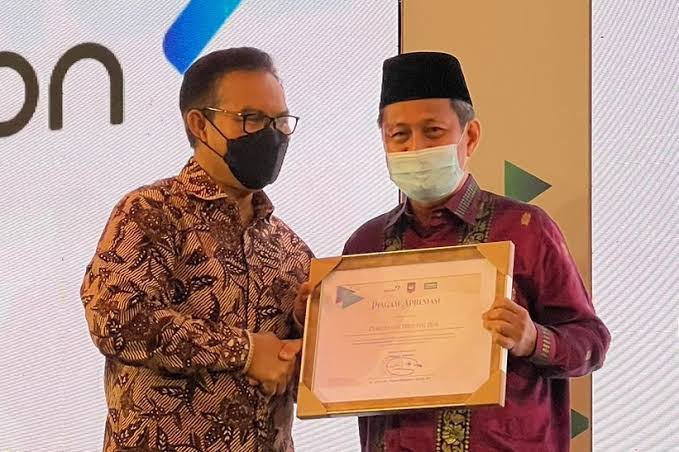 Pemprov Riau Terima Penghargaan Kelembagaan yang Baik Dari BKKBN RI