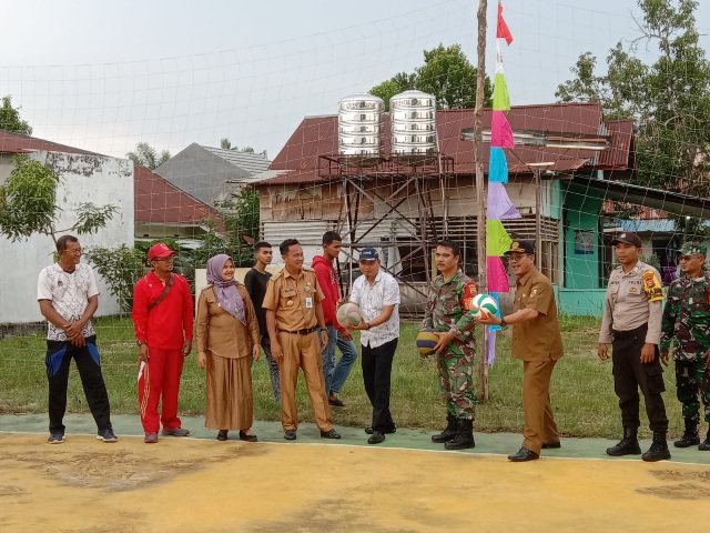 15 Tim Ikuti Kejuaraan Voli, Perebutkan Piala Bergilir Lurah Pebatuan 