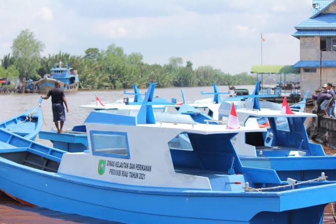 Tahun 2022, Pemprov Riau Sudah Bantu 35 Unit Kapal Nelayan