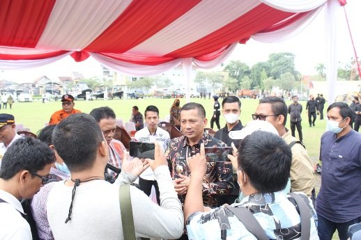 Hadir Dalam Penyerahan Penghargaan Kapolda Riau, Bupati Meranti Berikan Apresiasi