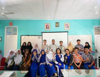 Berikan Pelatihan Jurnalistik, PWI Pokja Pekanbaru Sambangi SMA Negeri 10