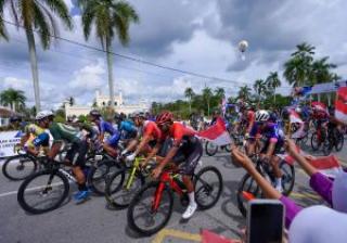 Etape II Tour De Siak, Dua Tim Dari Indonesia Masuk Tiga Besar