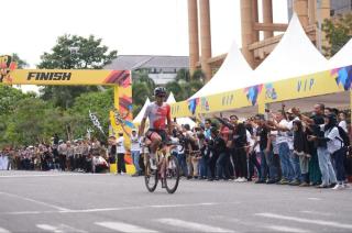 Tim Nasional Singapura Juarai Etape III Pekanbaru City Race Tour de Siak 2022