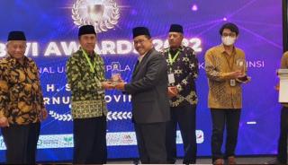 Gubri Syamsuar Dianugerahi Penghargaan Sebagai Tokoh Wakaf Nasional Unsur Kepala Daerah