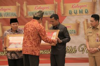Pj Wali Kota Raih Penghargaan Achievement Motivation Person dari KI Riau