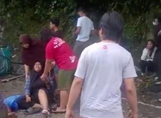 Kunjungan ke Semen Padang, Bus Berisi Rombongan Mahasiswa UNRI Terjungkal di Sumbar