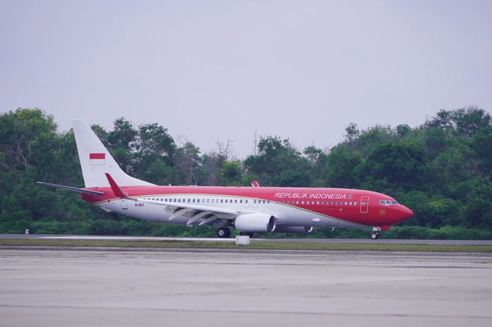 Pesawat Presiden RI Mendarat di Bandara SSK II Pekanbaru