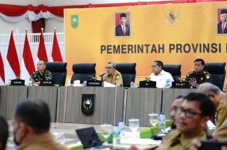 Ekonomi Riau Dinilai Baik Oleh Presiden, Gubri Diminta Sampaikan Kiat-kiat Kendalikan Inflasi