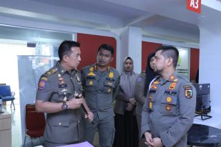Gerak Cepat Usai Sertijab, Kasatpol PP Pekanbaru Tinjau Layanan Pengaduan di MPP