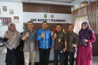 Tim Magister Pedagogi Unilak Sambangi SMKN 7 Pekanbaru, Ada apa?