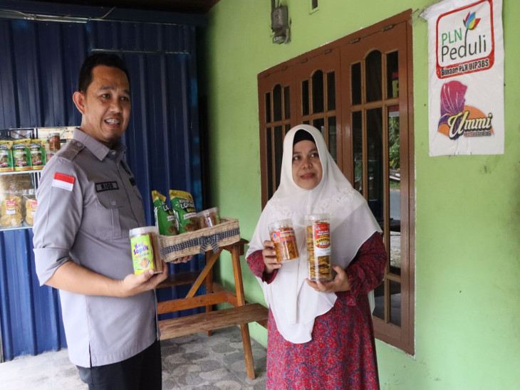 Fasilitasi UMKM Kampar Go Nasional dan International, Kadiskominfosan Kampar Tinjau Lokasi Home Industri 