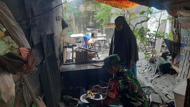 Bantu Ketahanan Pangan, Babinsa Koramil 02/Kota Masuk Dapur Warga