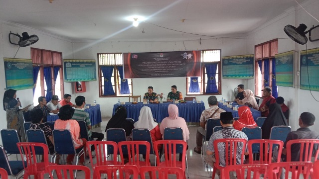 Babinsa Koramil Hadiri Giat Penyerahan SK RT/RW di Kelurahan Sukaramai