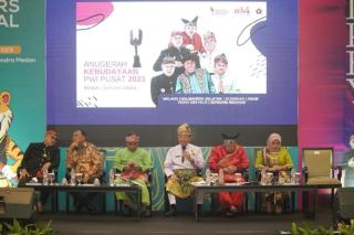 Bupati Wardan Paparkan Kondisi dan Ketergantungan Masyarakat Inhil Terhadap Kelapa