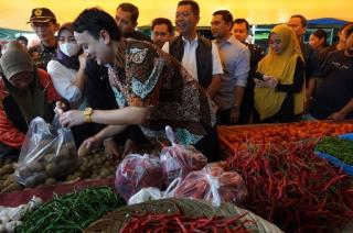 Wamendag Jerry Cek Harga dan Ketersediaan Bapok di Pekanbaru, Ini Hasilnya