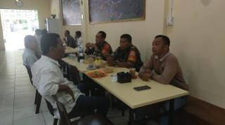 Tumbuhkan Kerukunan Masyarakat, Babinsa Turun di Kampung Pancasila di Kelurahan Sumahilang