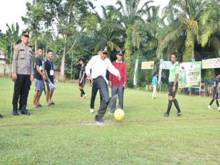 Pj Bupati Kampar Buka Open Turnamen BPC Cup Pulau Duit Tahun 2023