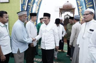Gubernur Syamsuar Hadiri Isra Miraj di Masjid Paripurna Nurul Ibadah Tenayan Raya