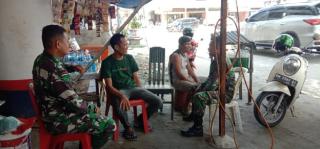 Babinsa Koramil 02/Kota Ajak Masyarakat Ciptakan Lingkungan Bebas Sampah dan Banjir