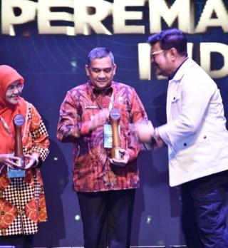Gubernur Syamsuar Dianugerahi Penghargaan Dari Kementan Atas Komitmen Jalankan PSR