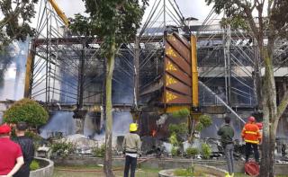 MPP Pekanbaru Terbakar, Belasan Mobil Pemadam Kebakaran Dikerahkan