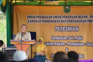 Gubernur Syamsuar Resmikan Jembatan Sei Palis dan Sei Kubu Rokan IV Koto