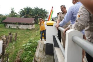 Pemprov Riau Gesa Pembangunan di Rokan IV Koto, Warga Bilang Begini