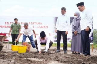 Peletakan Batu Pertama Masjid Al-Usman, Gubri Syamsuar: Semoga Bermanfaat Bagi Umat Muslim
