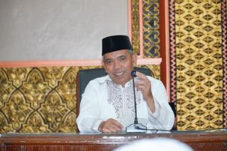 Safari Ramadan Kedua, Pj Bupati Kampar Menyerahkan Bantuan untuk Masjid Baiturahim