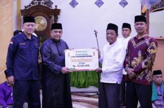 Safari Ramadan di Kota Dumai, Wakil Gubernur Riau Bagikan Bantuan Kepada Masyarakat
