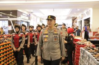Kapolda Riau Patroli Pantau Keamanan Pusat Belanja