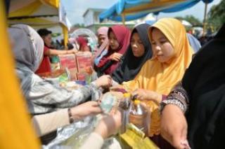 Besok Disperindagkop UKM Riau Gelar Pasar Murah di Halaman Masjid Babusallam