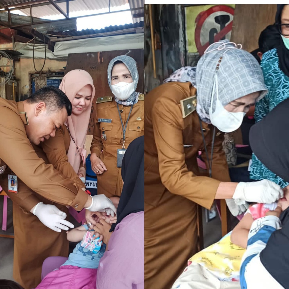Jemput Bola,  Camat Sukajadi Lakukan "door to door" Berikan Imunisasi Polio di Kedung Sari 