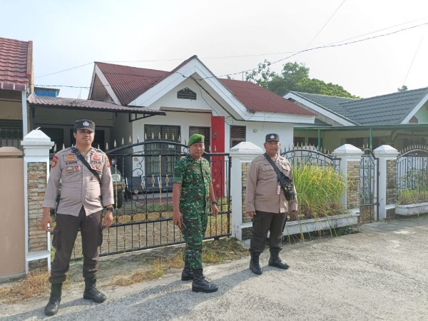 Ciptakan Rasa Aman, Personil Pos Pengamanan Patroli Rumah Kosong