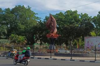 Perbaikan Tugu Selais yang Tumbang Sudah Rampung
