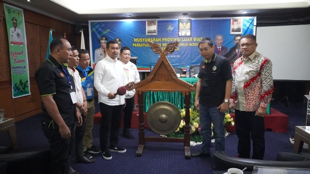 Robin Hutagalung Terpilih Aklamasi Nahkodai PTMSI Riau Periode 2023-2027