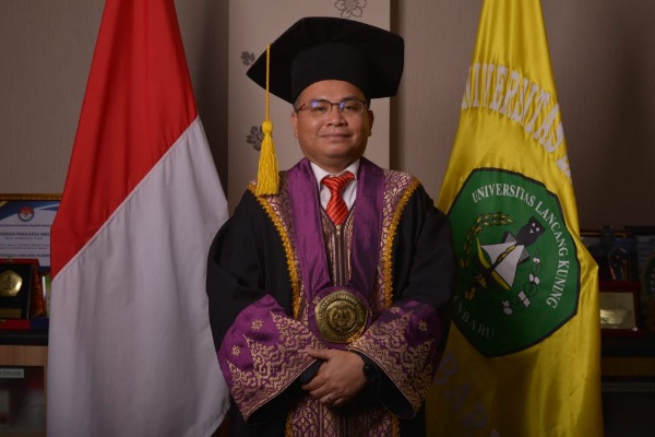 Hari ini Prof Junaidi Dikukuhkan Sebagai Guru Besar Bidang Kajian Budaya