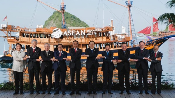 Presiden Jokowi Sambut Pemimpin ASEAN di Labuan Bajo