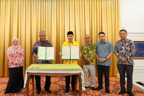 Jalin Kerja Sama dengan UTP Malaysia, Gubri Ingin Anak Riau Bekerja di Petronas