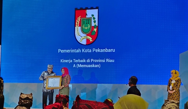 Kota Pekanbaru Raih Penghargaan Perpustakaan Kinerja Terbaik