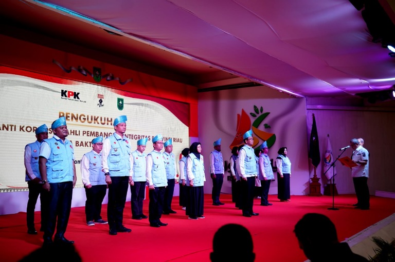 Penyuluh Anti Korupsi Dikukuhkan Gubernur Syamsuar, Kini Tersebar di 12 Kabupaten/kota Se-Riau