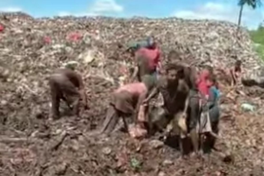 Viral Warga Bengkalis Bongkar Daging Sitaan dari Tumpukan Sampah, Ini Kata Polisi